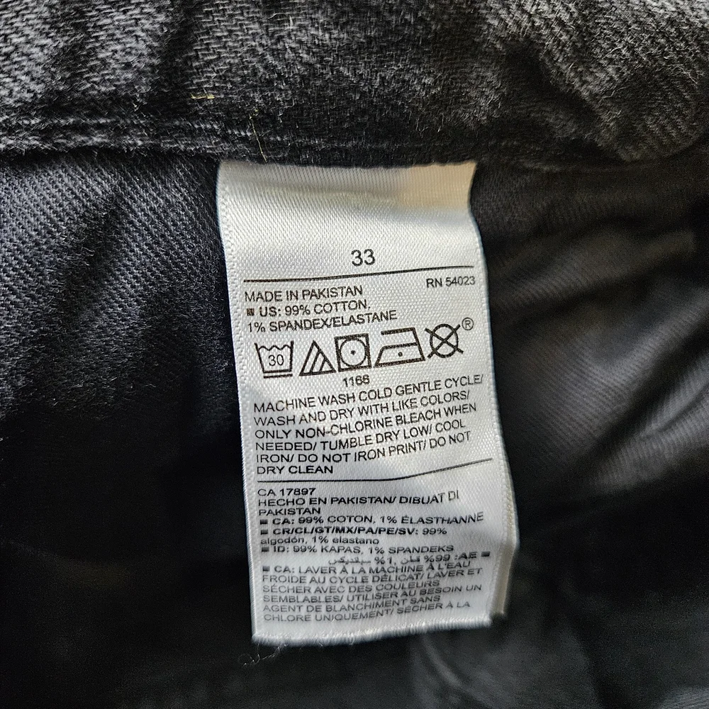 Old Navy Black Denim Cutoff Shorts – Men’s 33 Slim